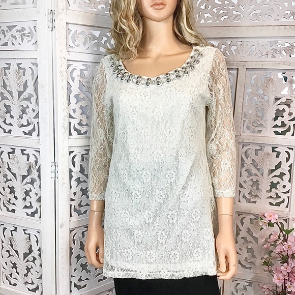 LaVanya Metallic Layered Lace Top Large - Picture 1 of 8